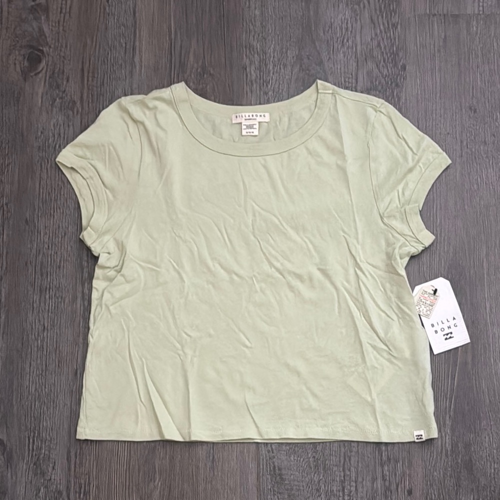 NWT Billabong Cropped T-Shirt in Key Lime